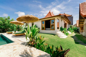 Canggu 14 Guests 7 Bedrooms Daily Breakfast & Service Huge Private Pool & Garden!